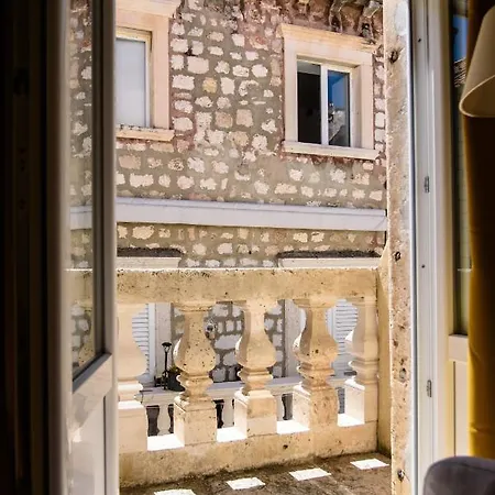 Sweet Old Town By Duhomes