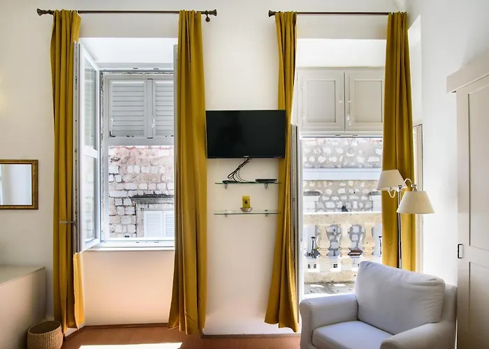 Sweet Old Town By Duhomes