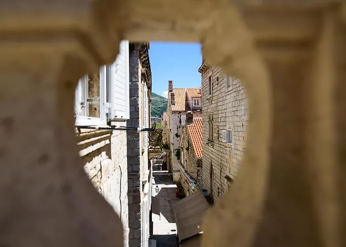 Sweet Old Town By Duhomes 3*