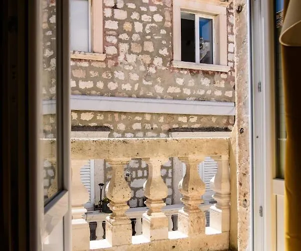 Sweet Old Town By Duhomes